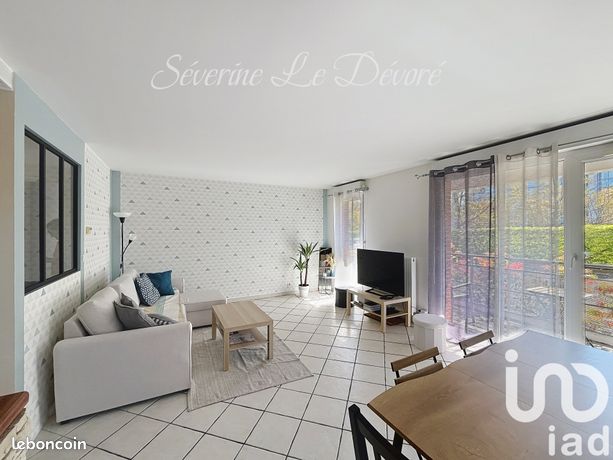 https://img.leboncoin.fr/api/v1/lbcpb1/images/24/8f/f1/248ff1c6ad115bdbf4b7217684b510846d1ed1f6.jpg?rule=ad-image