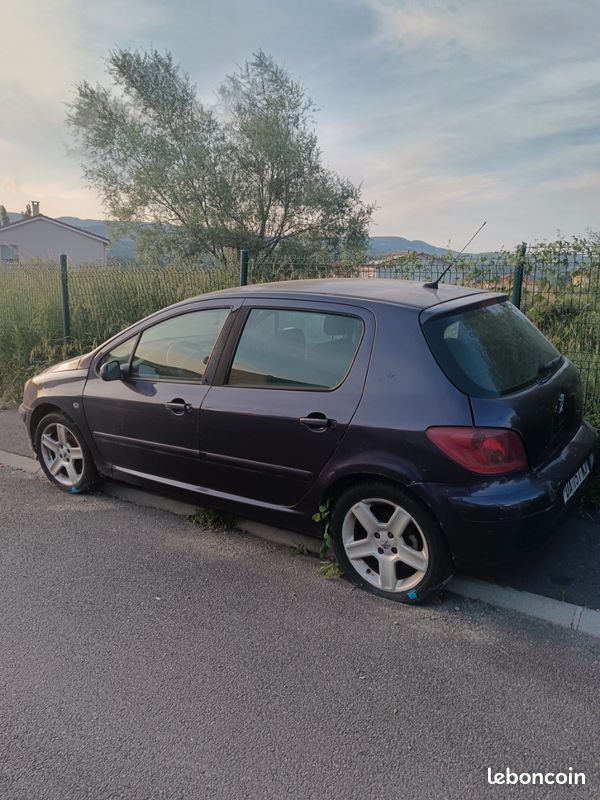 Voiture pour pièces (image 2)