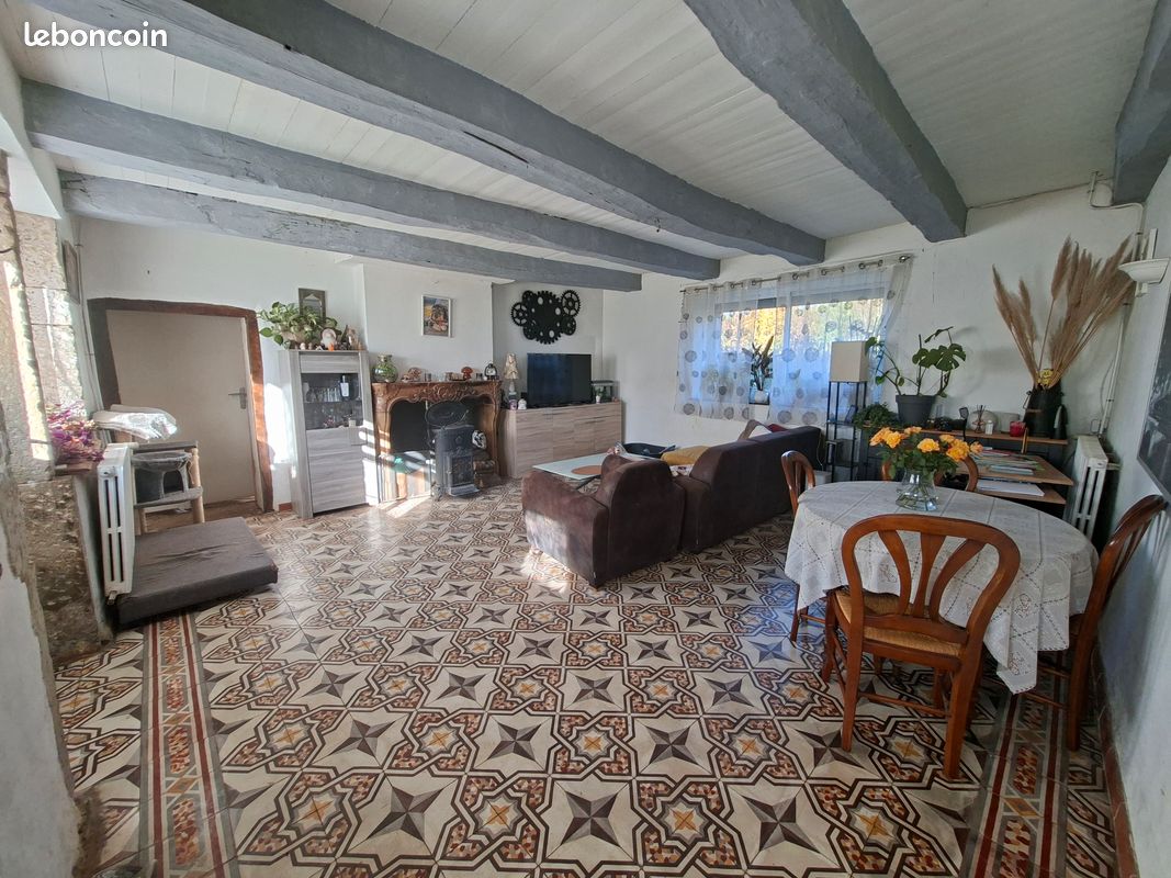 Maison 5 pièces 103 m² · à Renève · 103 m² · 160 000 €