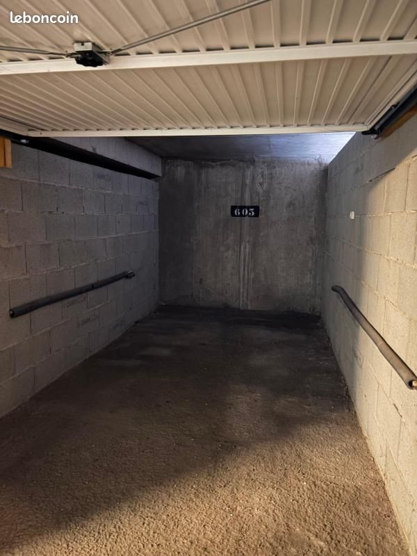 Garage La Rochelle · 25 000 €