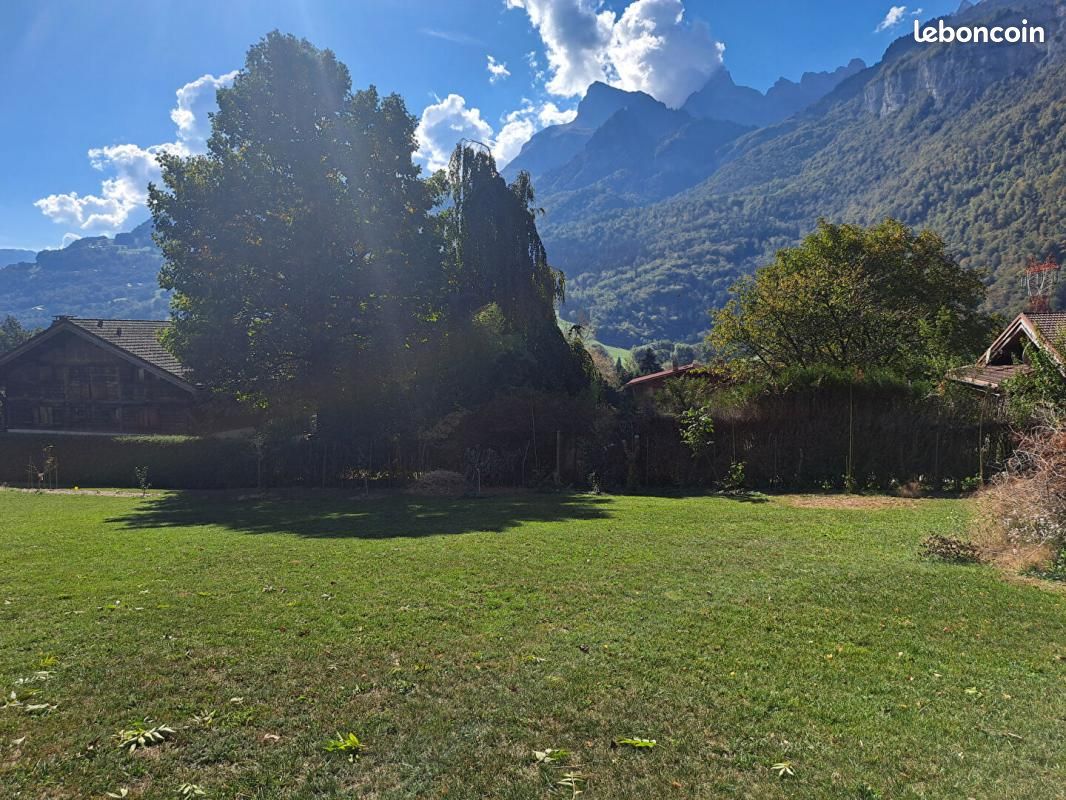 Terrain 1362 m² · à Magland · 170 000 €