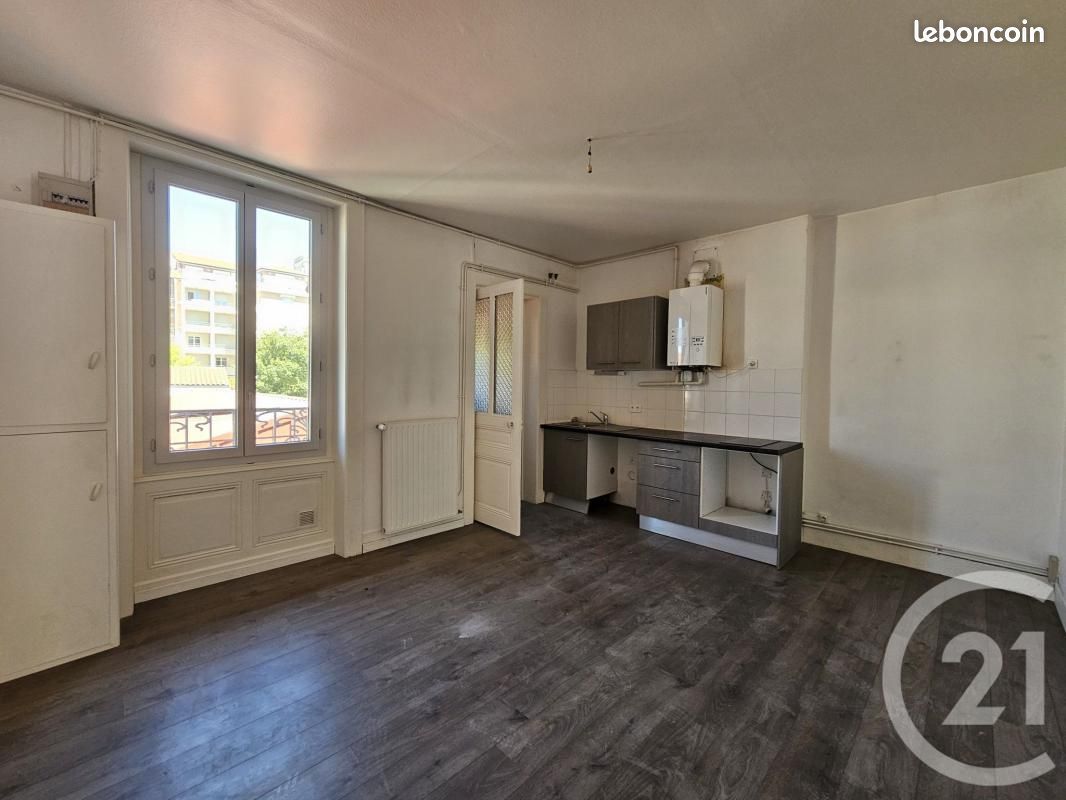 Appartement 3 pièces 47 m² · à Saint-Étienne · 47 m² · 450 €