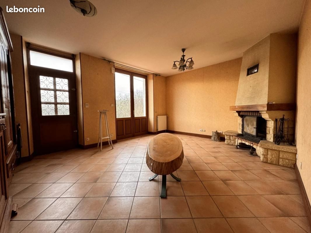 Maison 235 m² Nanteuil En Vallee - Nanteuil-en-Vallée 16700 (image principale 5)