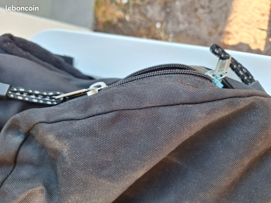 Sac à Dos Merion Cricket Club – Gris, Léger, Occasion, état Excellent