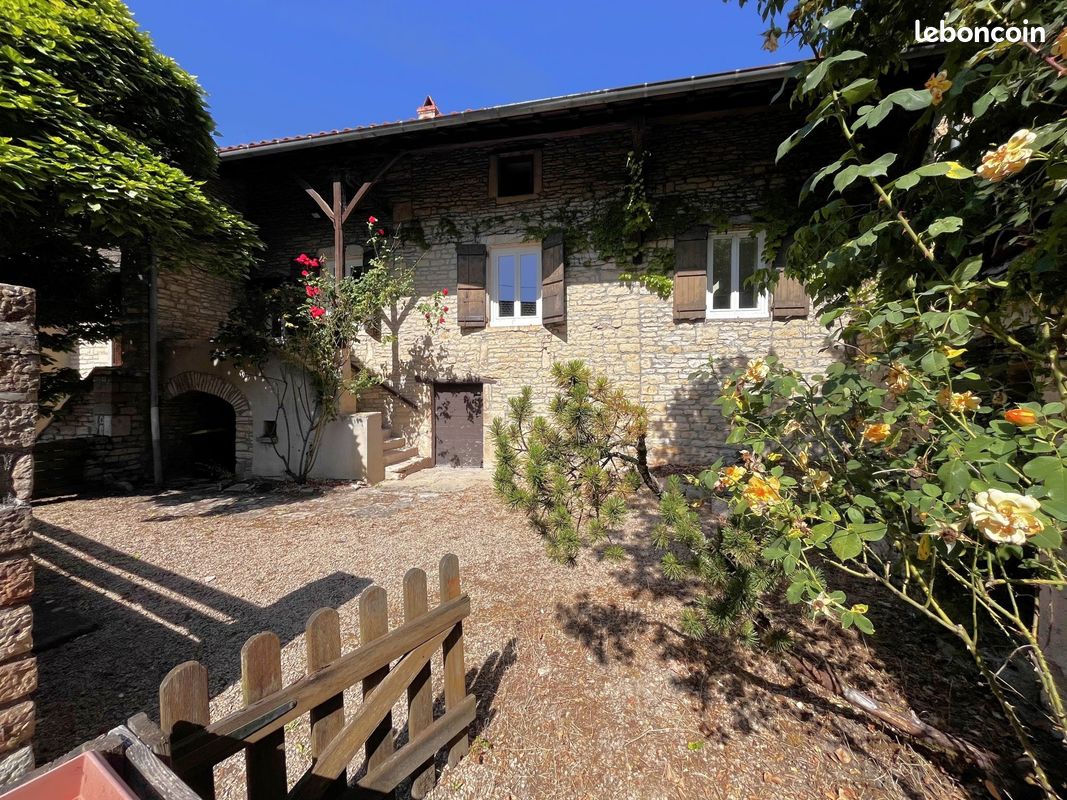 Maison 5 pièces 124 m² · à Cruzille · 124 m² · 188 000 €