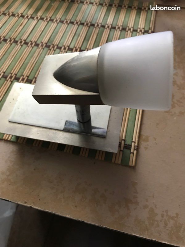 1 spot , socle en alu et verre (image 1)
