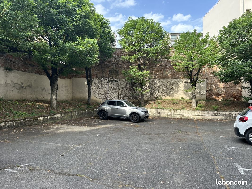 Parking 12 m² · à Toulouse · 12 m² · 80 €/mois