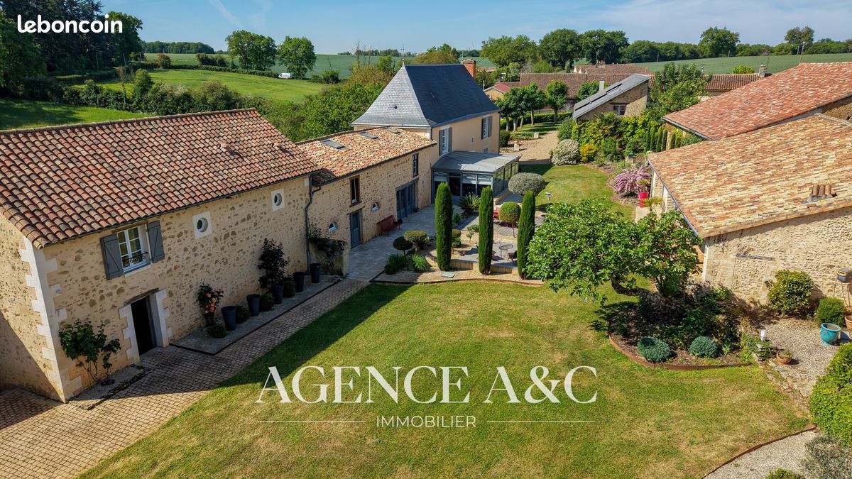 Maison 8 pièces 400 m² · à Poitiers · 400 m² · 825 000 €