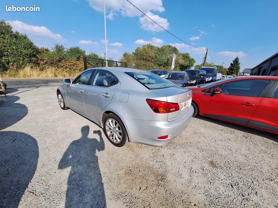 LEXUS IS 220 d Pack Sport (image 3)