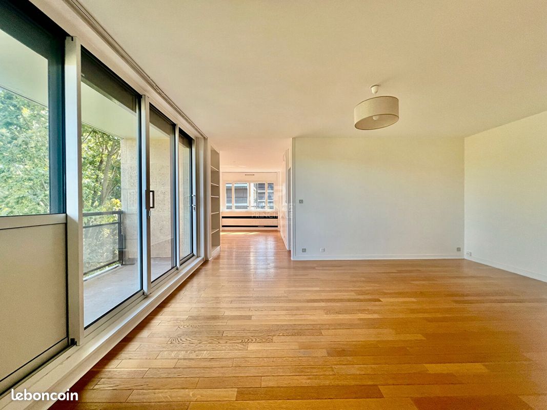 Appartement 3 pièces 91 m² · à Versailles · 91 m² · 2 099 €/mois