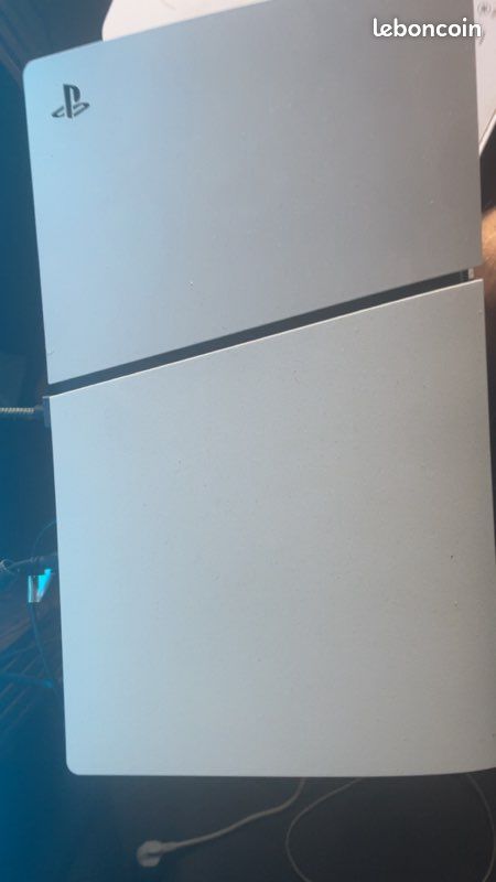 Console Play 5 avec manette + câble d’alimentation (image 1)