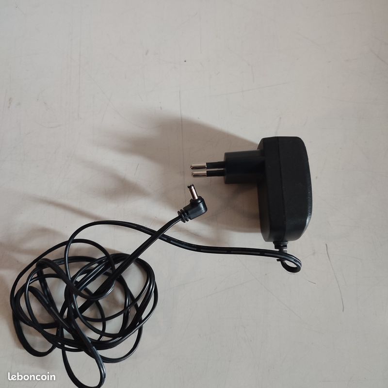Chargeur Philips 6V - 0,4A model S003IV0600040 (image 1)