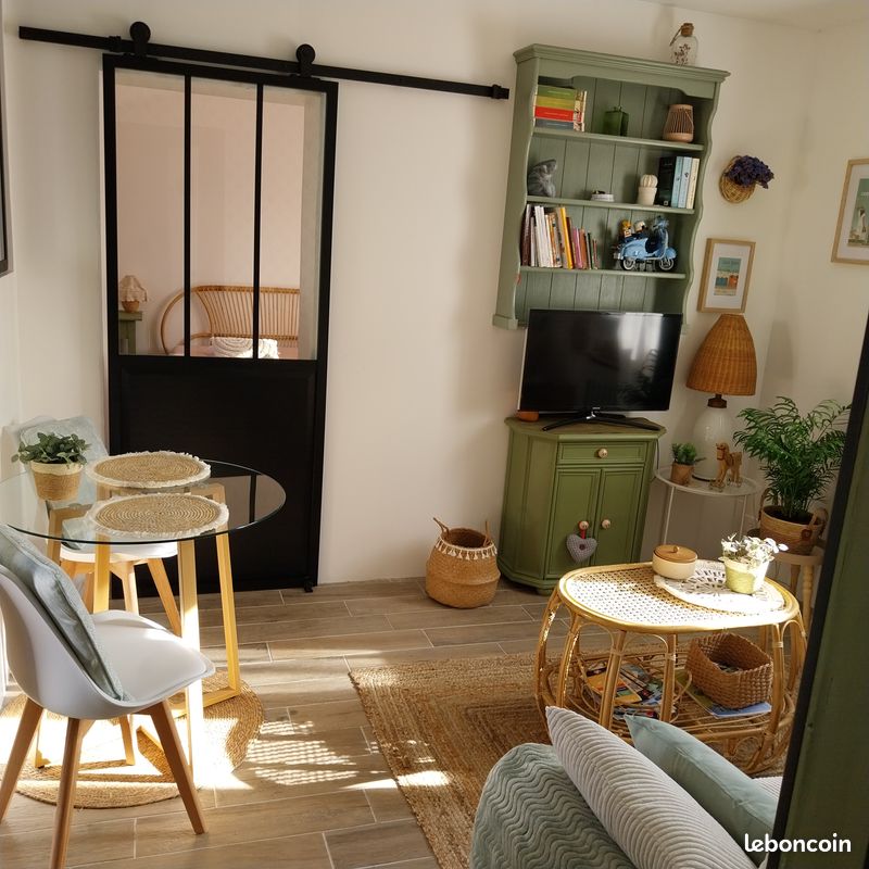 Dans une villa ,quartier calme à 500 m de la plage Boisvinet (image 8)