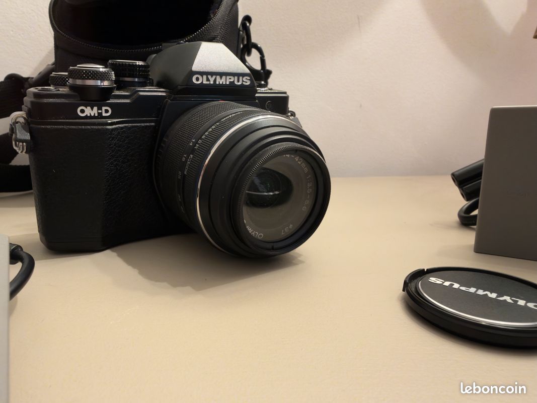 Olympus E-M10 Mark II (image 3)