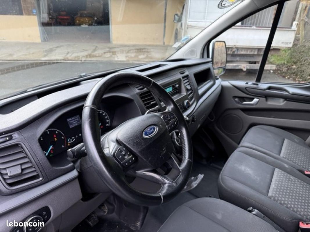 Ford Transit Custom L1H1 20 TDCI 130ch Bv6m Ambiente. 1 ère main. 2 Portes latérales. 95800 kms (image 10)