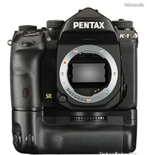 PENTAX K-1 NU avec poignée Grip D-BG6 et plein d'accessoires d'origine (image 18)