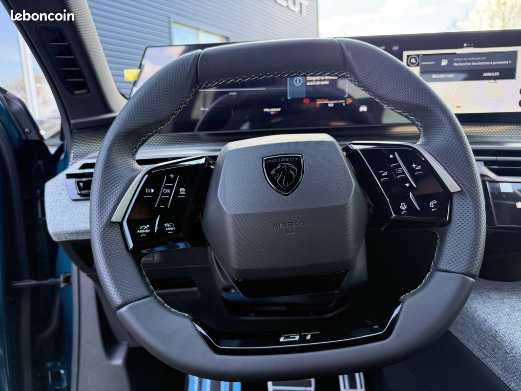 PEUGEOT 3008 Hybrid 145 e-DCS6 GT (image 11)