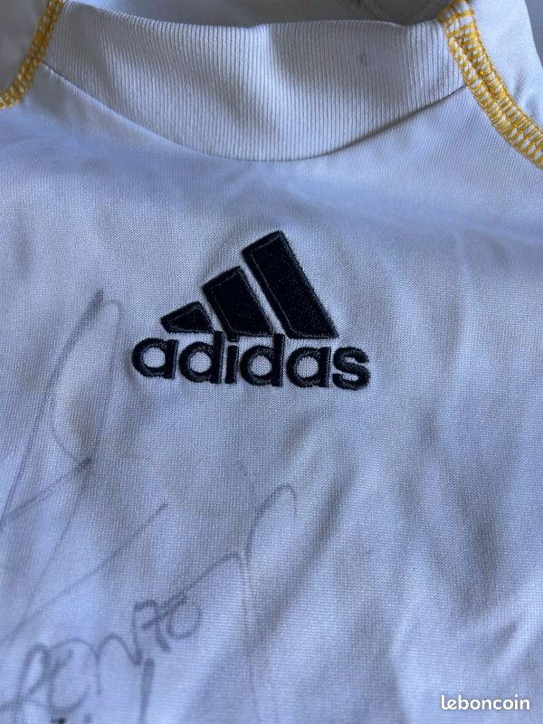 Maillot real madrid 09/10 dédicacé par benzema (image 6)