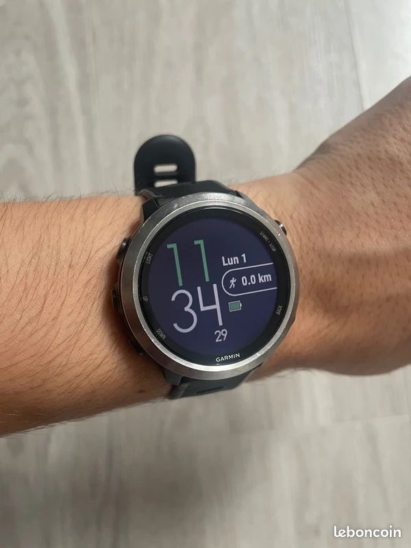 Garmin Forerunner 645 Music – Montre connectée GPS sport running