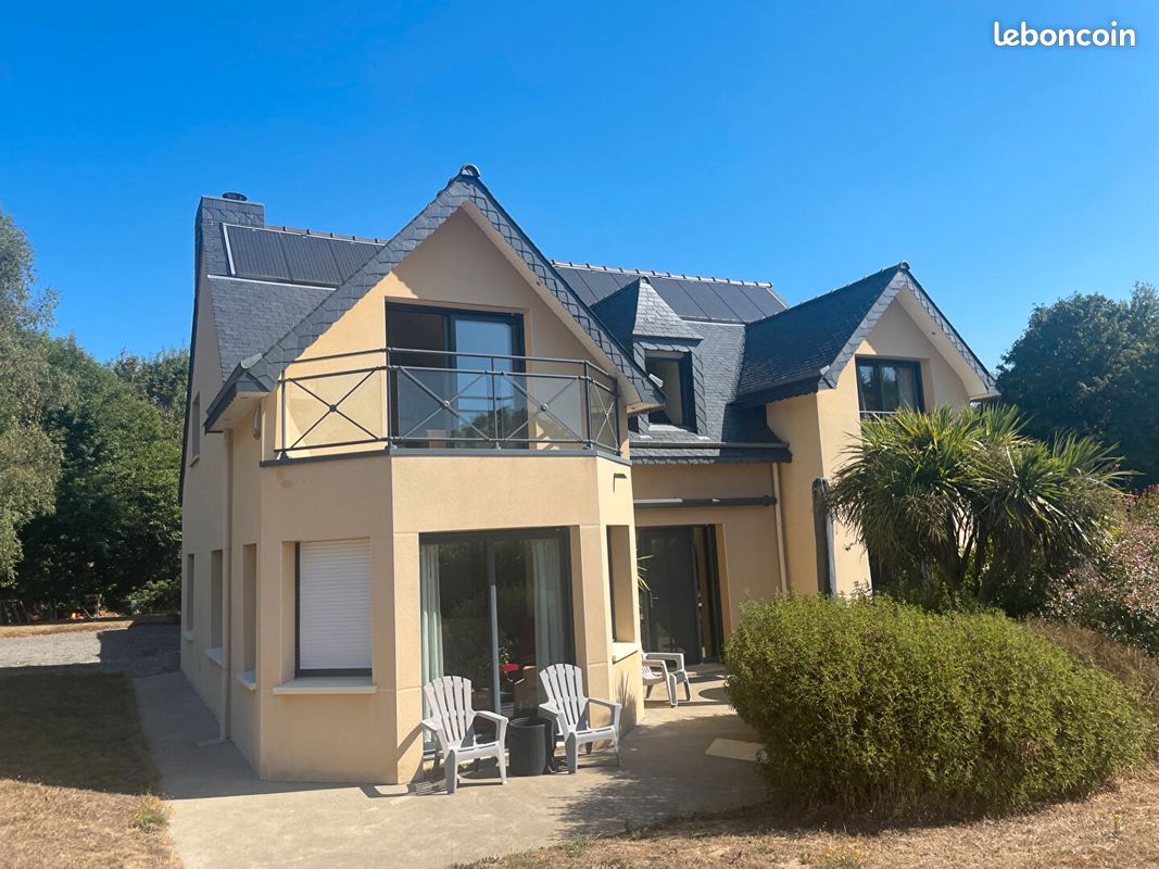 Maison 8 pièces 190 m² · au Mené · 190 m² · 299 250 €