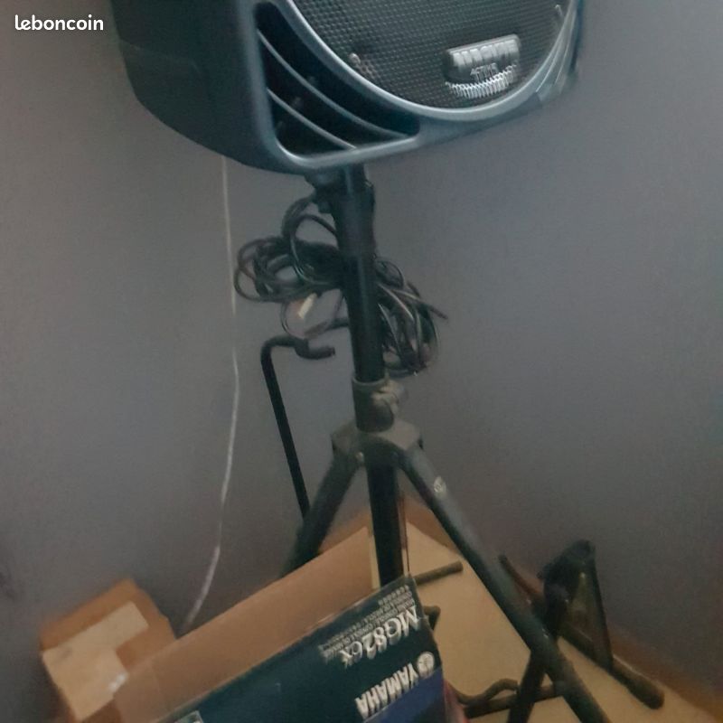 Enceinte mackie 450 SRM V2 table YAMAHA MG82cx (image 3)