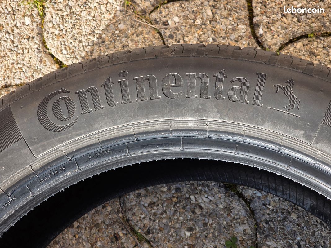 4 pneus été Continental 215/50 R18 (image 1)