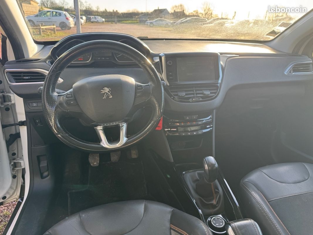 Peugeot 2008 1.6 BLUEHDI 100CH ALLURE (image 5)