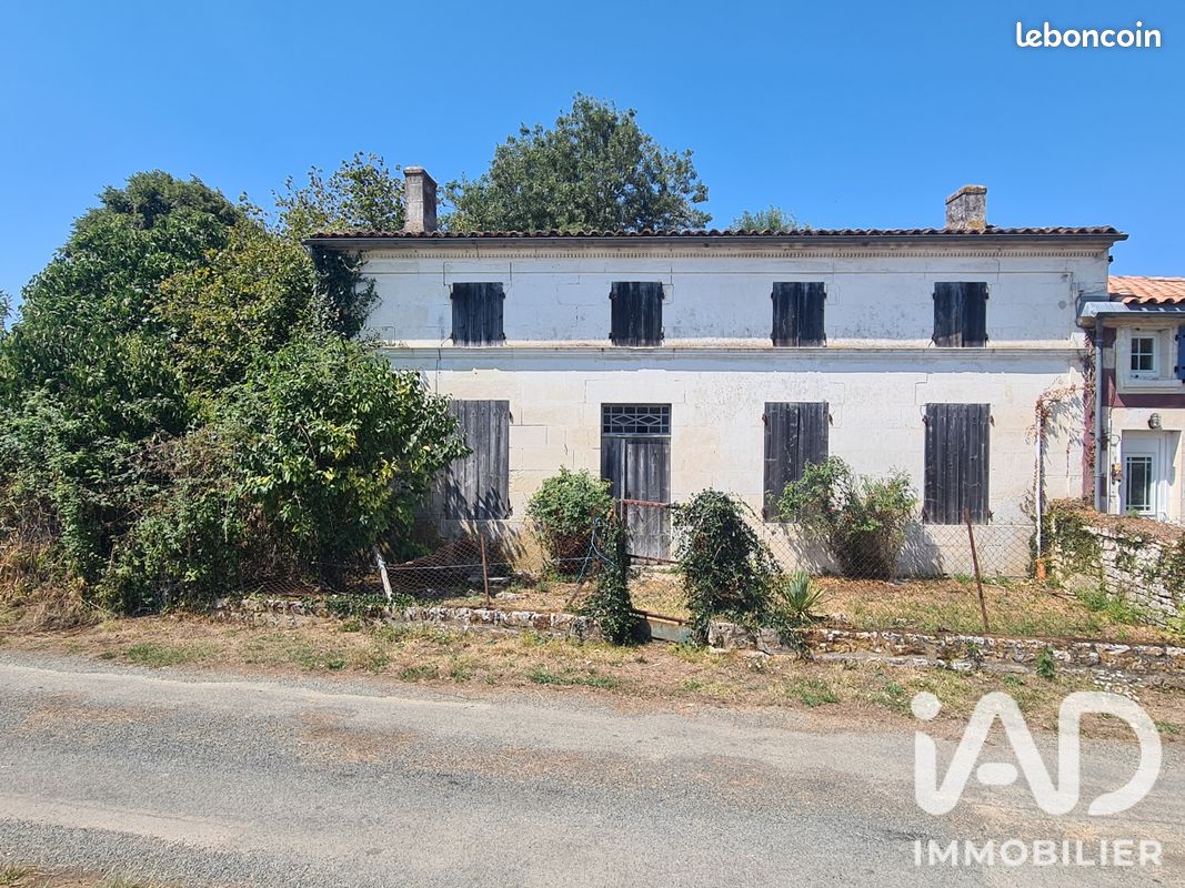 Maison 2 pièces 70 m² · à Plassay · 70 m² · 45 000 €
