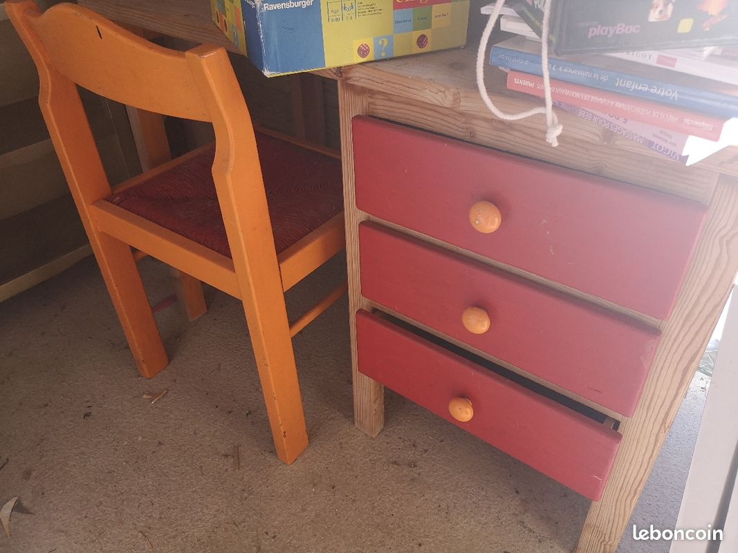 Bureau en bois (image 1)
