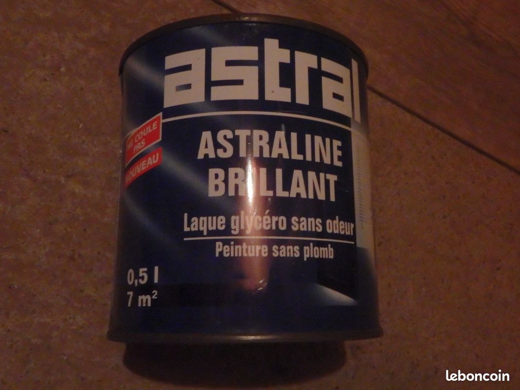 pots neufs de peinture Astral rose azalée brillant Bricolage