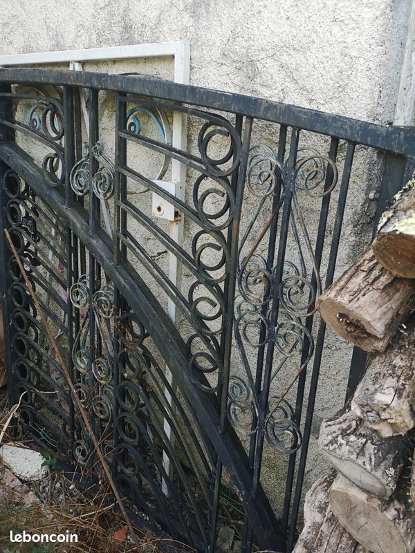 Bonjour je vends un portail en fer (image 1)