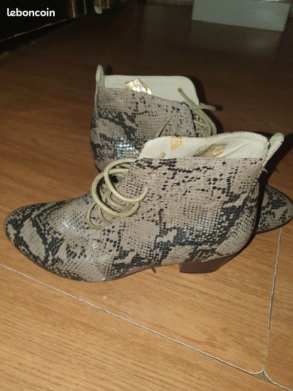 Petites bottines boots effet serpent pointure 39 (image 1)