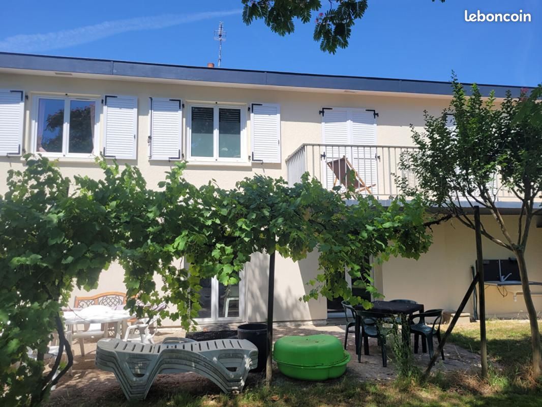 Maison 10 pièces 208 m² · à Fontenay-le-Comte · 208 m² · 329 000 €