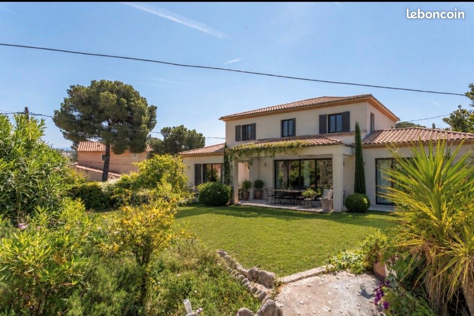 Terrain 566 m² · à Sausset-les-Pins · 349 000 €