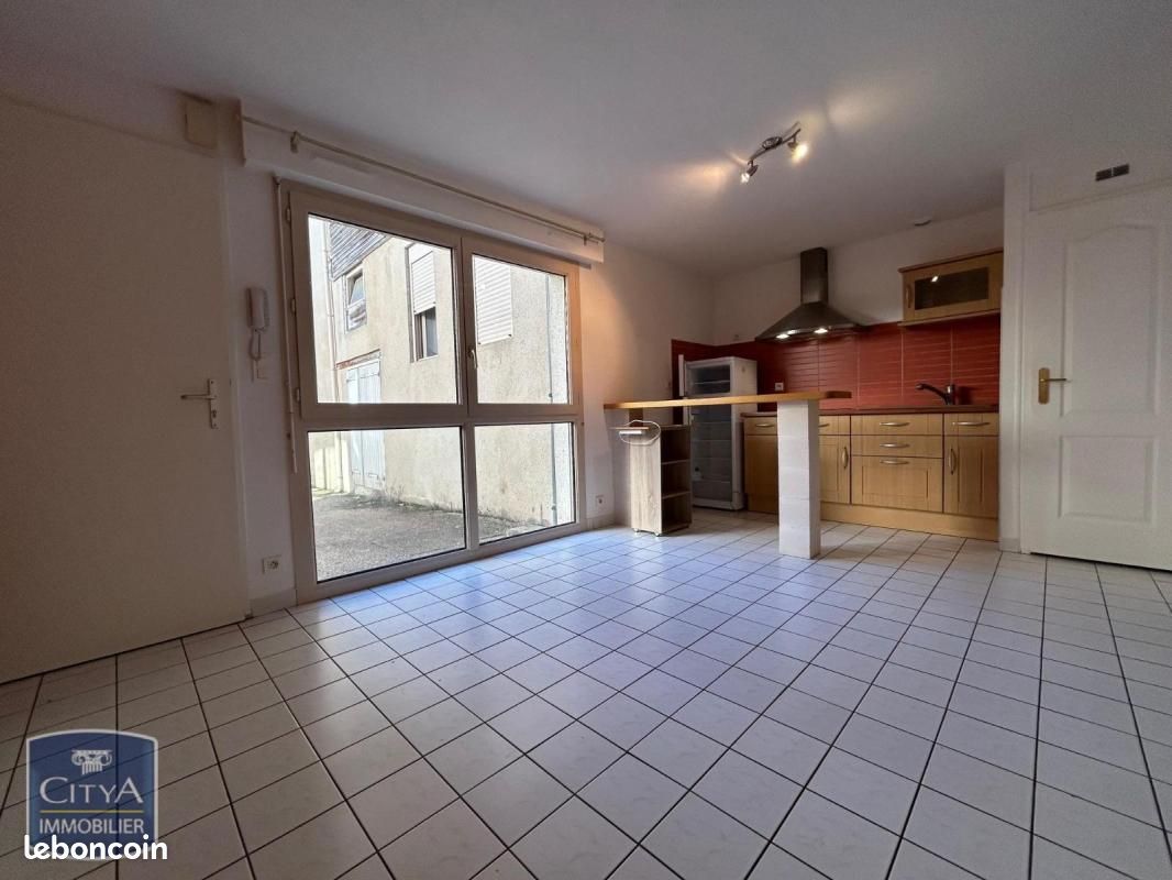 Appartement 1 pièce 31 m² · à Niort · 31 m² · 435 €