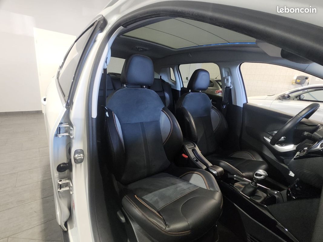 Peugeot 2008 1.6 HDI 120 BV6 - Crossway (image 20)