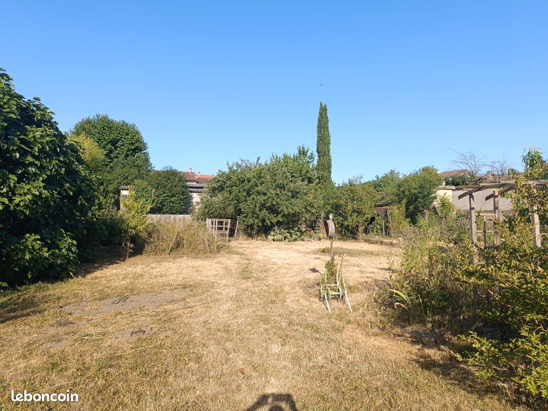 Terrain 500 m² · à Saint-Didier-sur-Chalaronne · 500 m² · 115 000 €