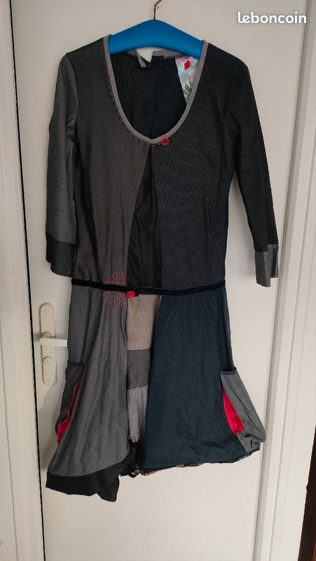 Élégante et originale robe Desigual (image 1)