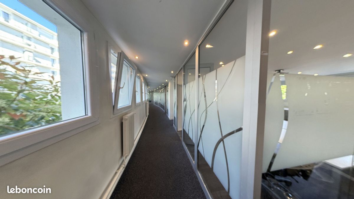 Bureaux 396 m² Issy-les-Moulineaux (image 3)