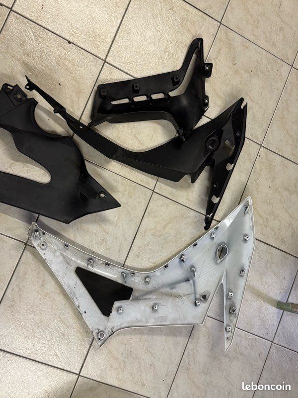 Latéral droit complet HONDA CBR 650FAE 2015 (image 2)