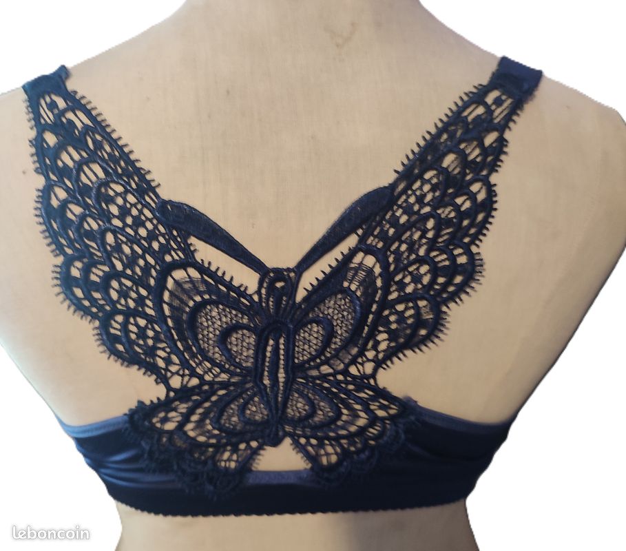 Soutien-gorge bleu dentelle dorsale en forme de papillon. Taille 100C (image 13)