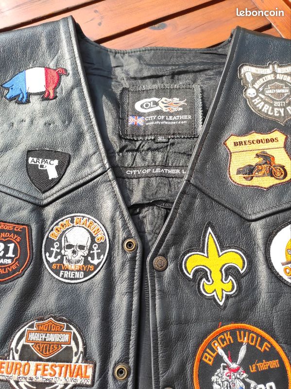 Patch brodé personnalisé avec logo chauve-souris - Jaune et noir