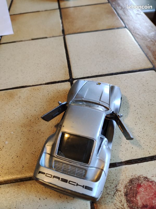 Voiture de collection porche 959 1/39 grise (image 4)