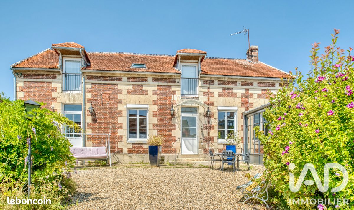 Maison 10 pièces 350 m² · à Jonquières · 350 m² · 750 000 €