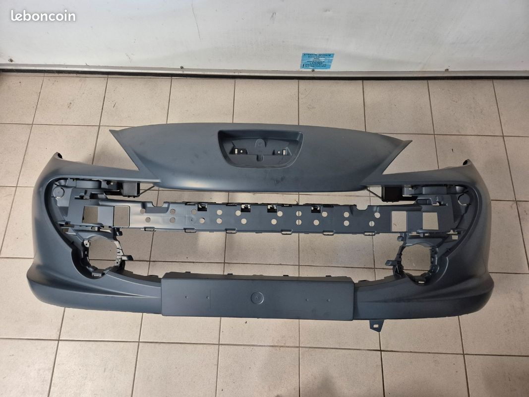 Pare-choc avant Peugeot 207 (image 1)