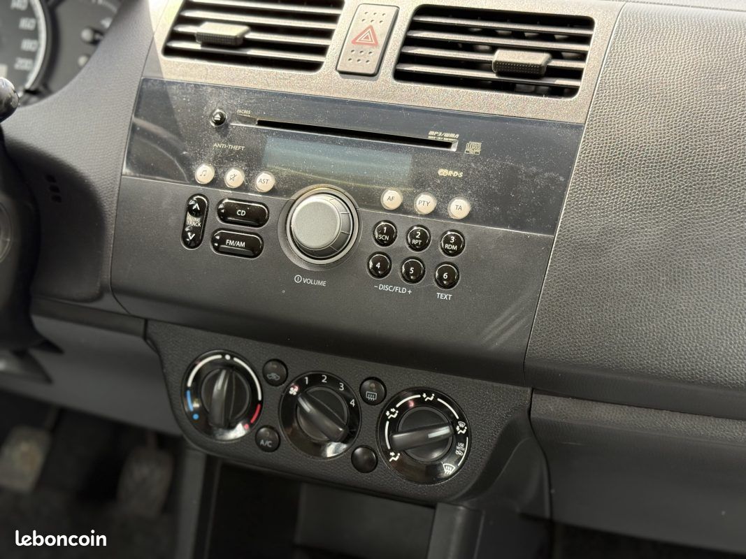 Suzuki Swift 1.3 DDiS 75 GL - Clim - 1ère main - Révisée & Garantie 6 mois (image 21)
