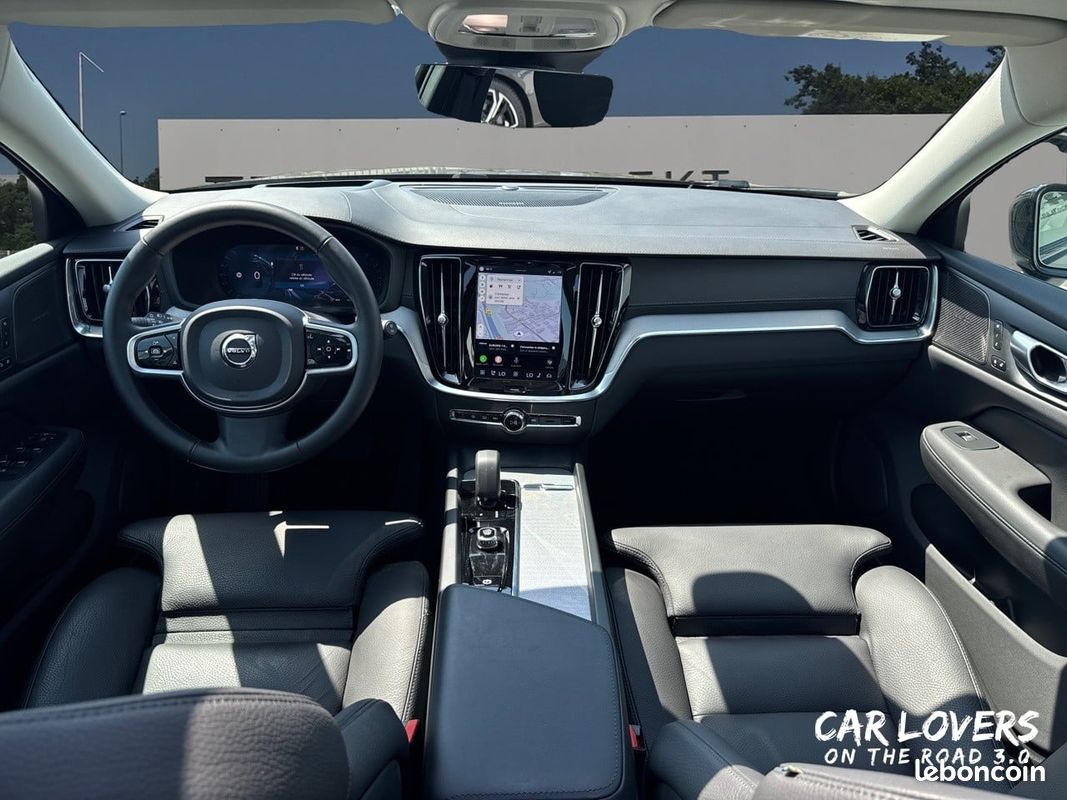VOLVO V60 Micro hybride essence B4 197 ch DCT7 Ultra Style Dark (image 21)