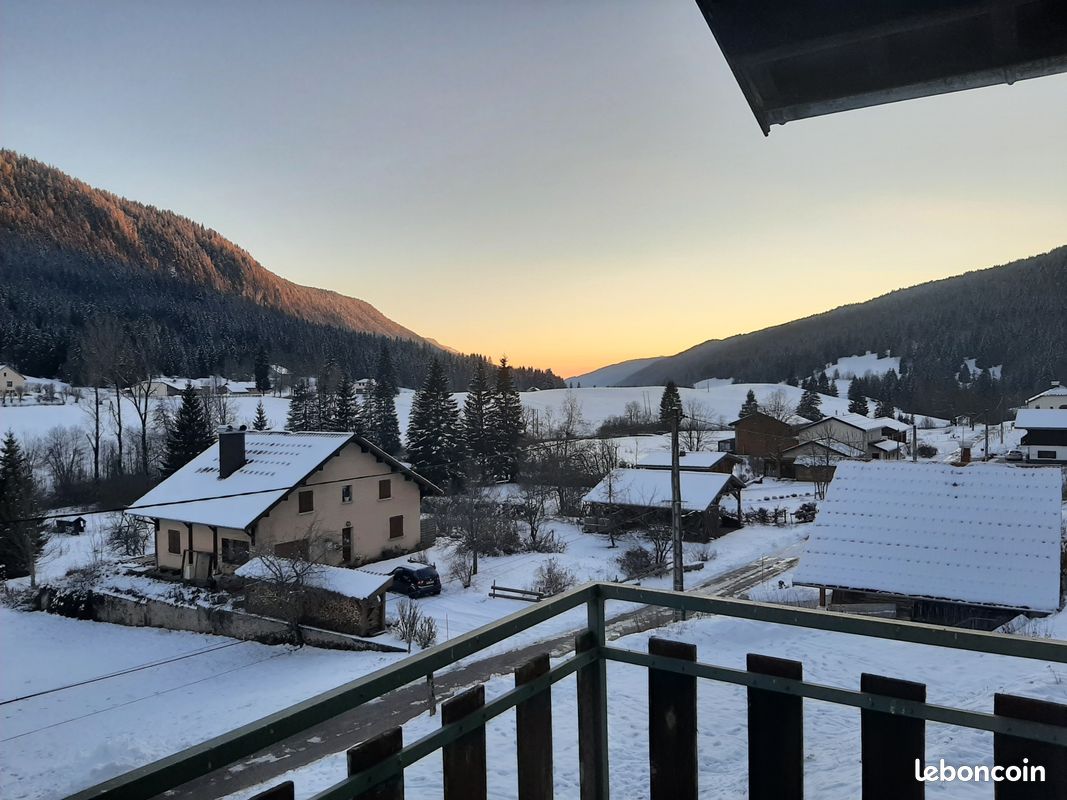 Appartement dans chalet Ô Jura en station 4 à 6 personnes - JURA - LAJOUX - MIJOUX Location toutes saisons (image 2)