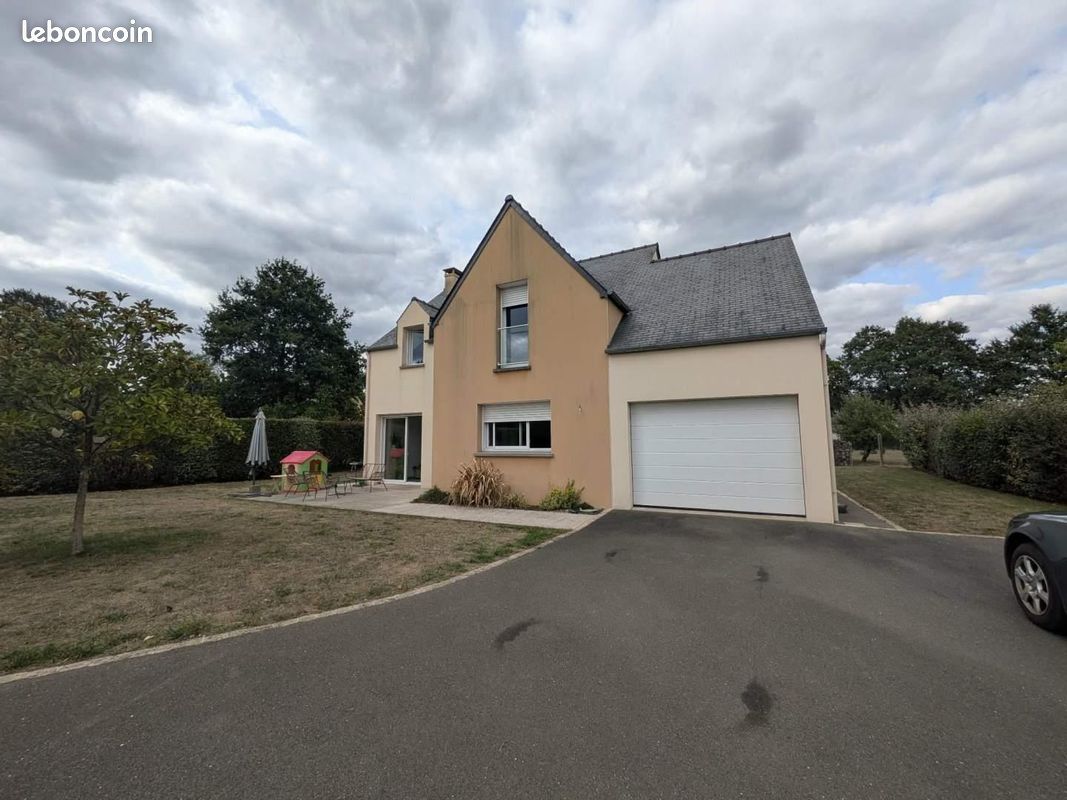Maison 5 pièces 131 m² · à Romagné · 131 m² · 930 €/mois