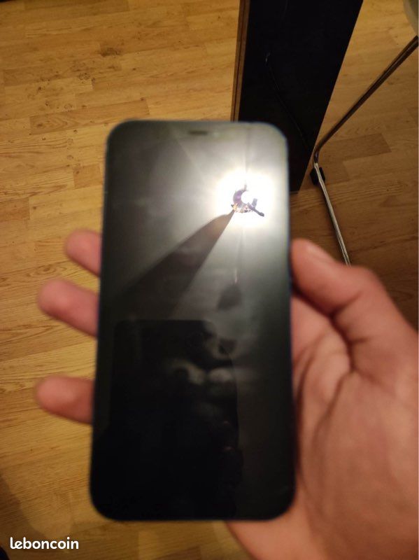 Téléphone iphone 12 (image 1)